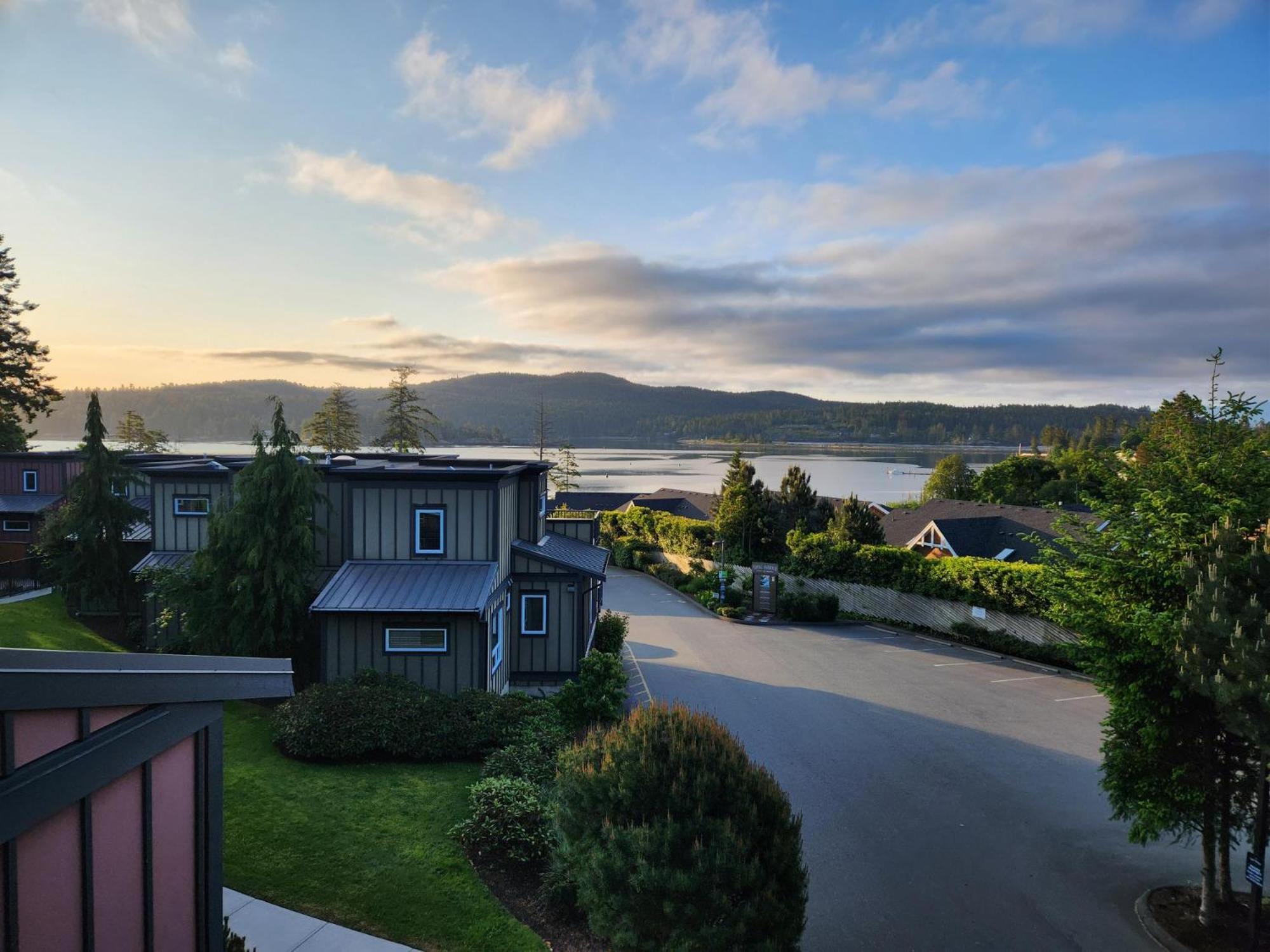 Sheringham Townhouse - Sooke Kültér fotó