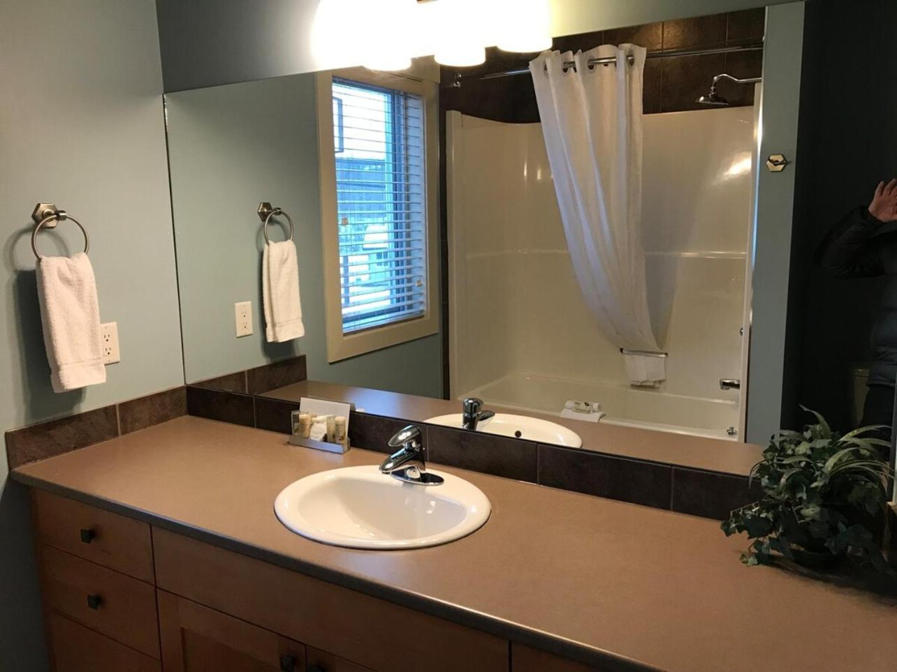 Sheringham Townhouse - Sooke Kültér fotó